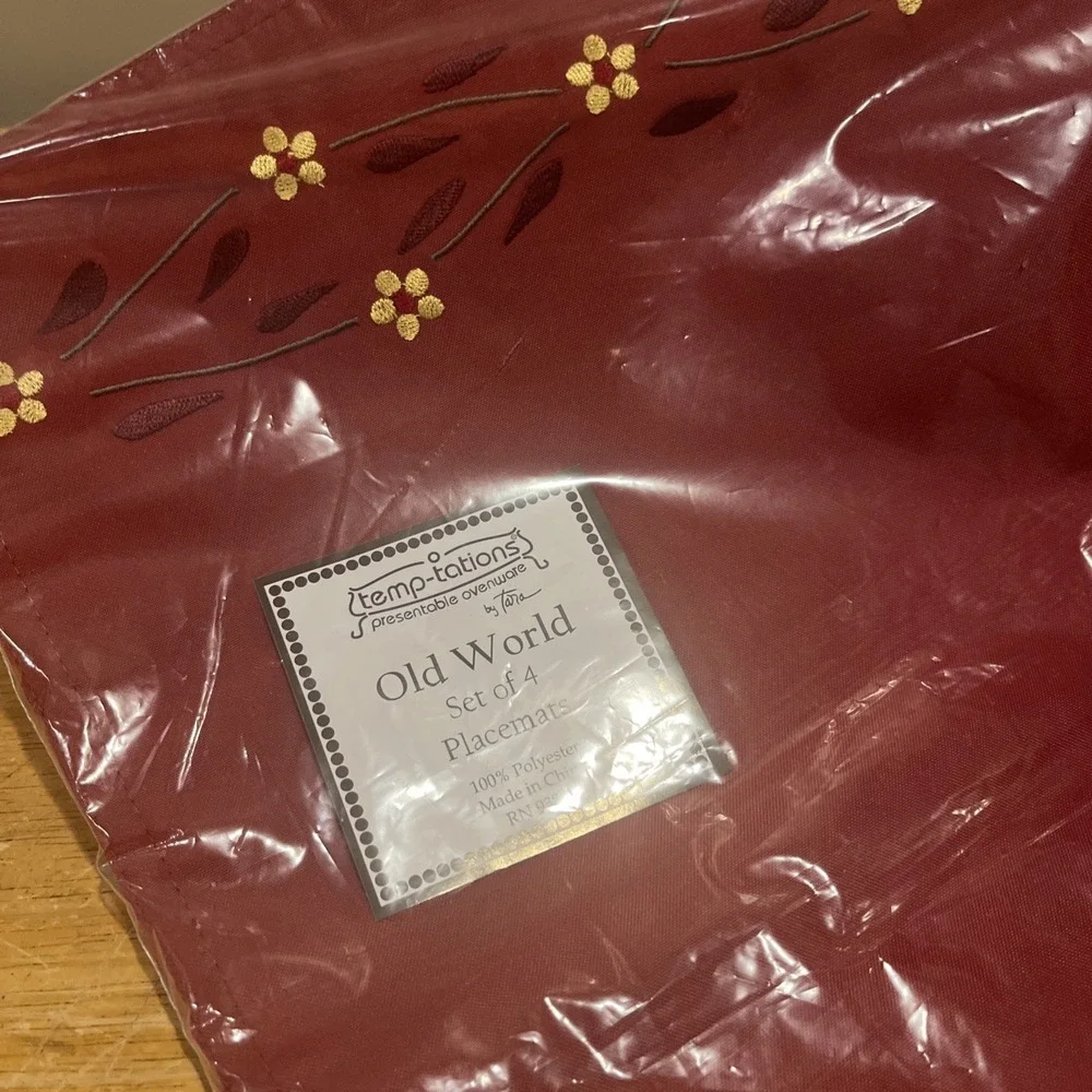 Temp-tations Old World Maroon Fabric Placemats‎ Floral Set Of 4 Temptations